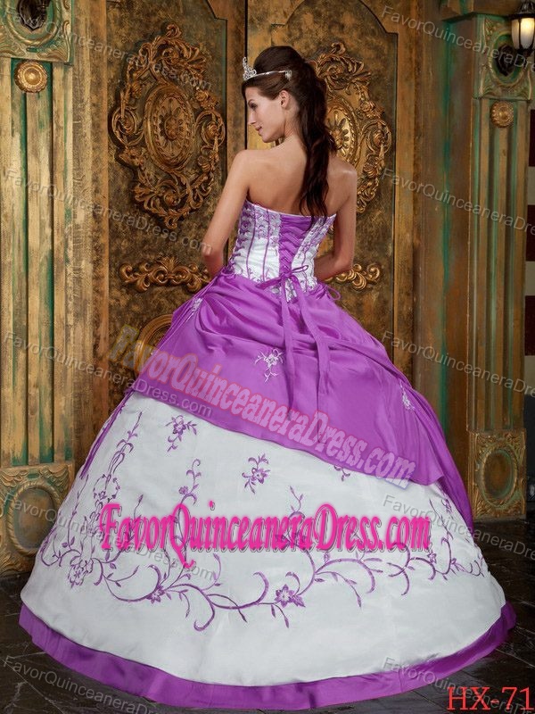 Lovely White and Lavender Taffeta Quinceanera Gown with Embroidery