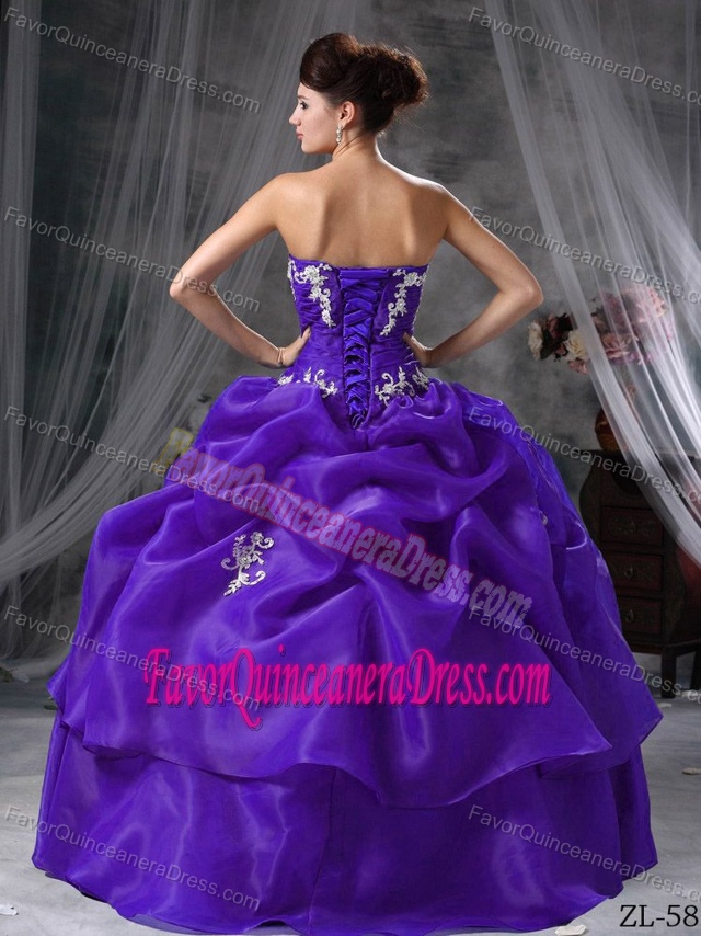 Latest Sweetheart Purple Dress for Quinceanera with Appliques in Organza