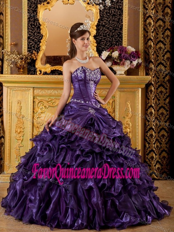 Latest Purple Organza Long Quinceanera Gowns with Appliques and Ruffles