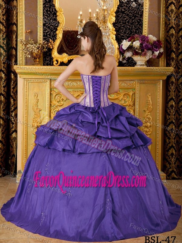 Elegant Dark Purple Taffeta Quinces Dresses with Appliques and Pick-ups