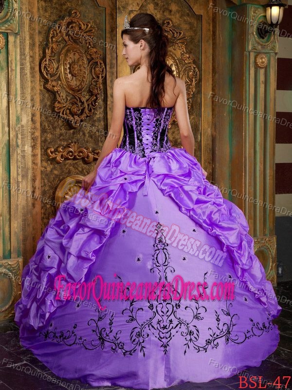 Strapless Floor-length Embroidery Taffeta Ball Gown Dress for Quinceanera in Purple