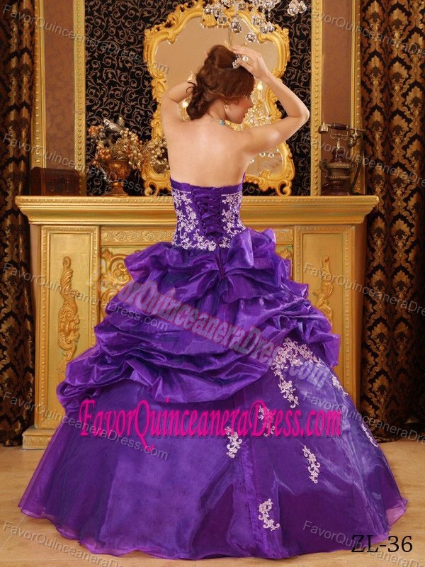 Floor-length Organza Purple Ball Gown Strapless Quince Dresses with Appliques