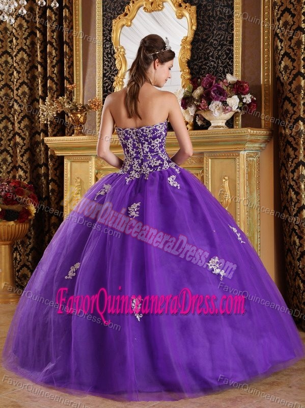 Sweetheart Floor-length Appliqued Purple Ball Gown Quinces Dresses in Tulle