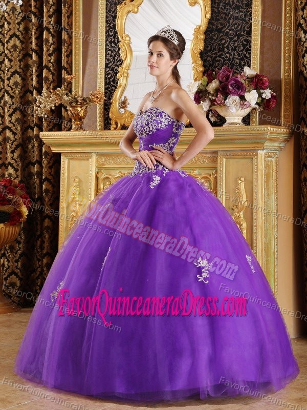 Sweetheart Floor-length Appliqued Purple Ball Gown Quinces Dresses in Tulle