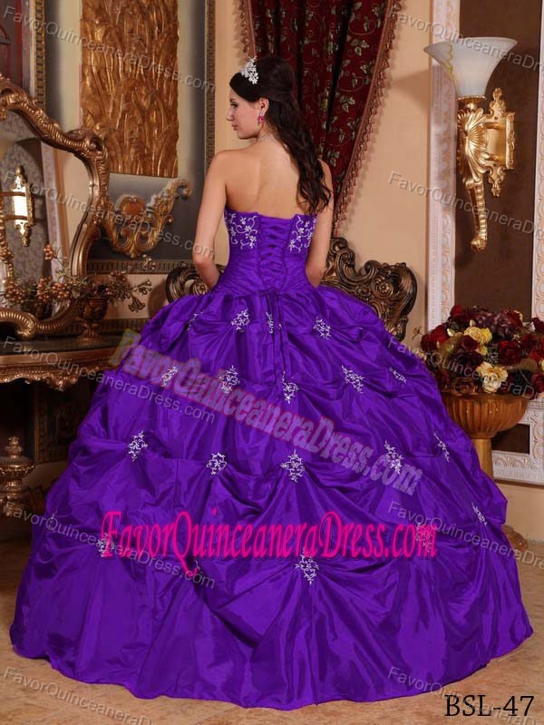 Appliqued Purple Ball Gown Strapless Dress for Quinceaneras in Taffeta