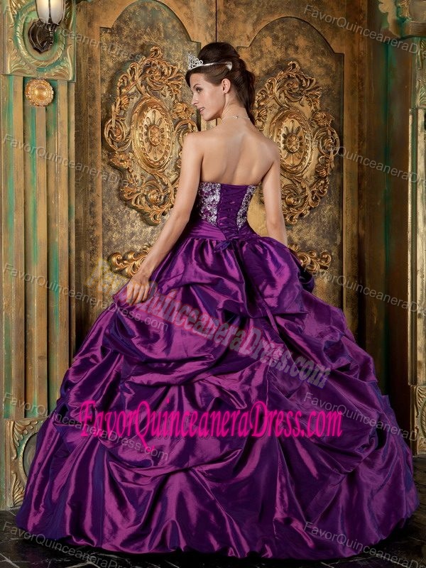 Purple Ball Gown Strapless Embroidery Quinceanera Dresses in Taffeta