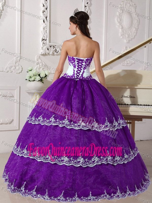 Strapless Floor-length Organza Appliqued Quince Dresses in Purple and White