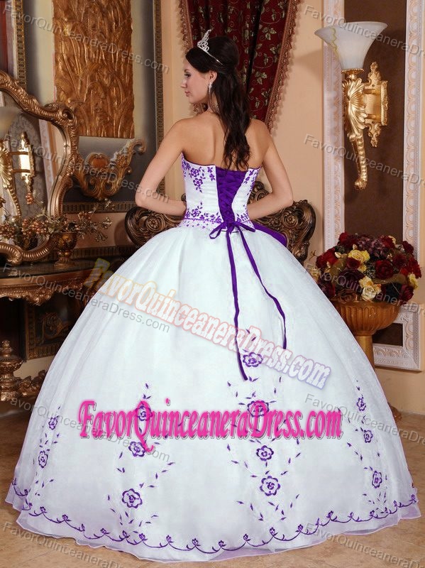 Strapless Floor-length Organza White Quince Dress with Embroidery