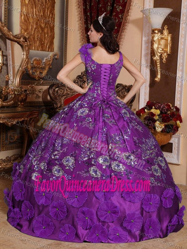 Appliqued Purple V-neck Floor-length Quinceanera Dresses in Satin