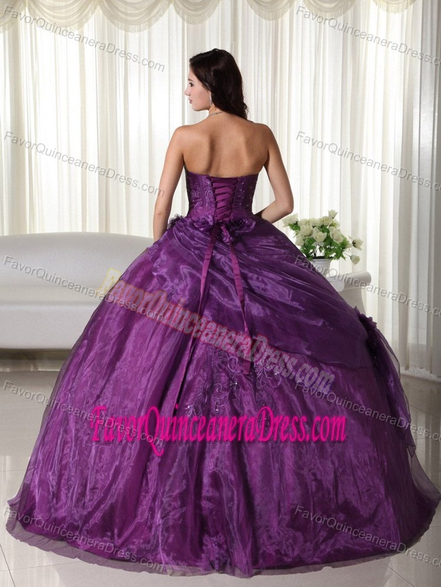 2013 Purple Strapless Floor-length Dresses for Quinceanera in Tulle