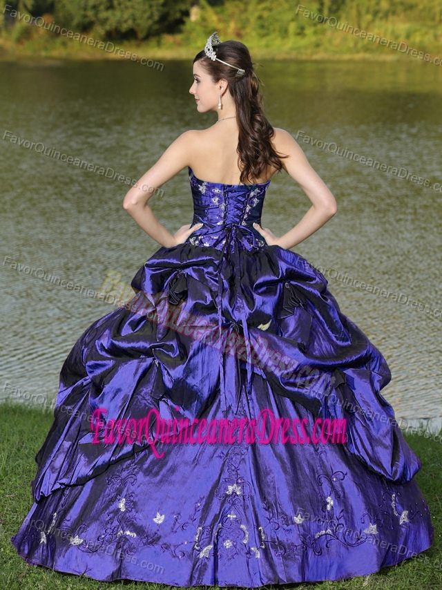 Taffeta Purple Strapless Quince Dress with Embroidery and Pick-ups