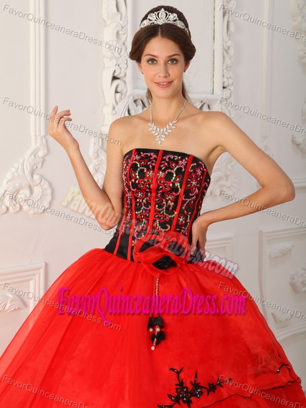 Latest Red Ball Gown Strapless Satin and Organza Quinceanera Gown Dresses